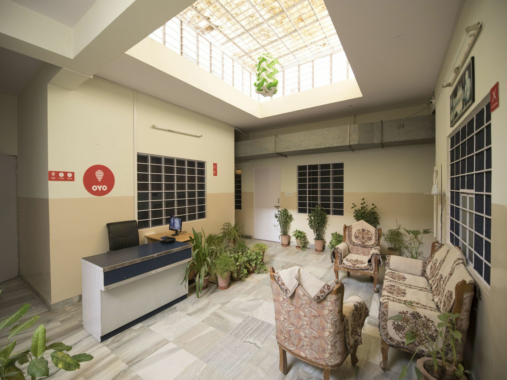 Oyo 13790 Hotel Satya Regency Dzsaipur Kültér fotó