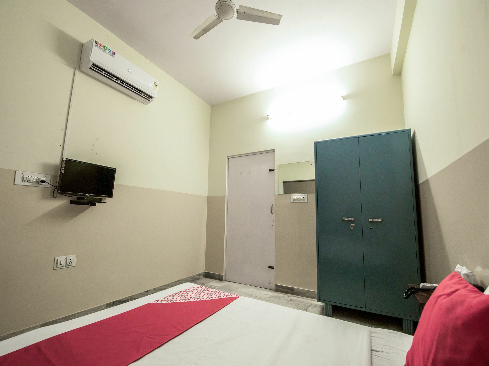 Oyo 13790 Hotel Satya Regency Dzsaipur Kültér fotó